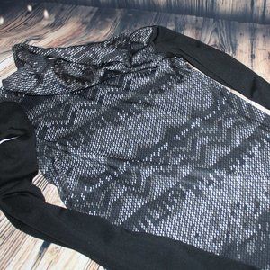 Ladies M Black/White Nike Pro Dri-Fit sweatshirt